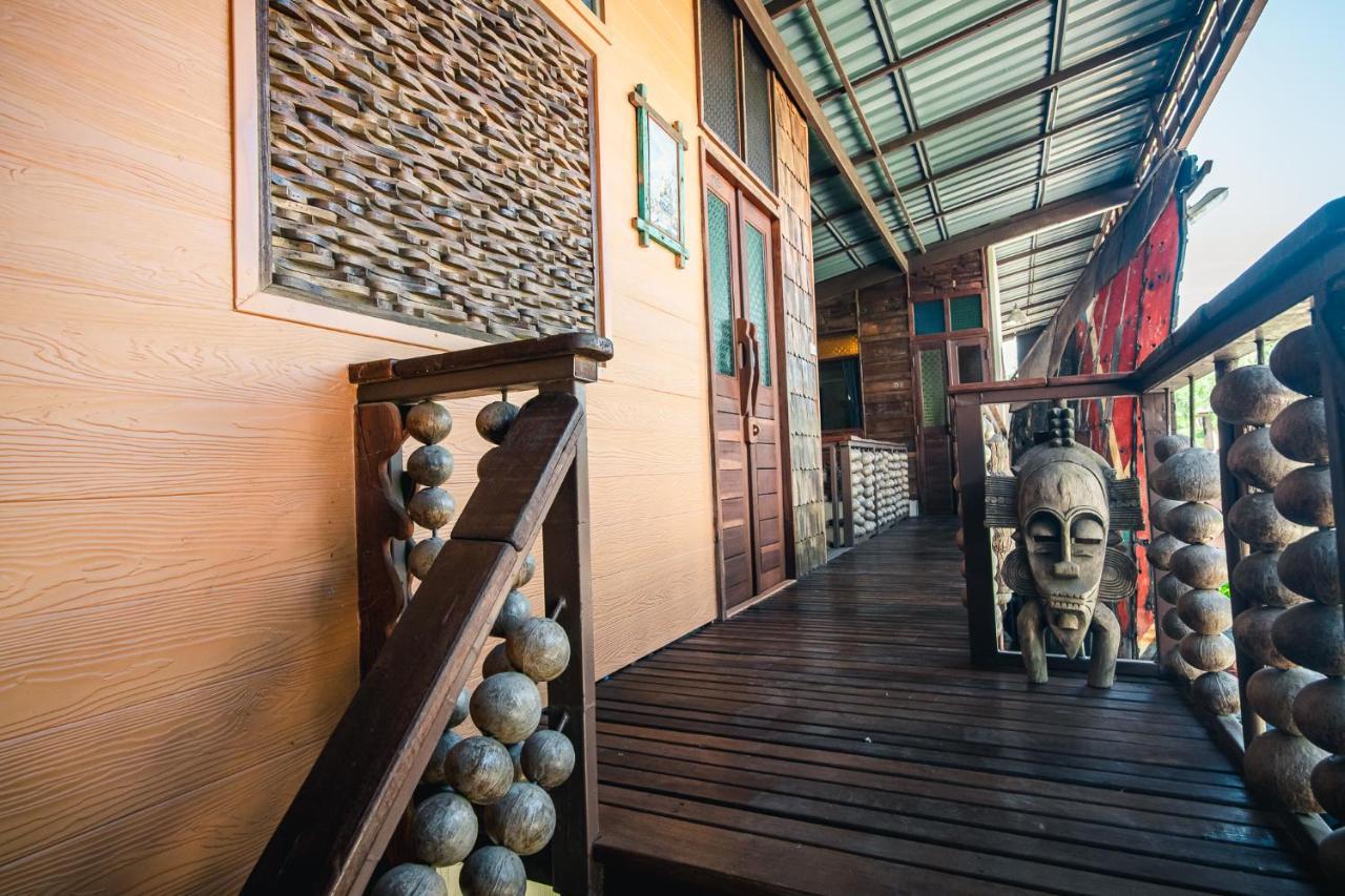 Suankaew​ Art​ Hostel​ Chonburi Bagian luar foto
