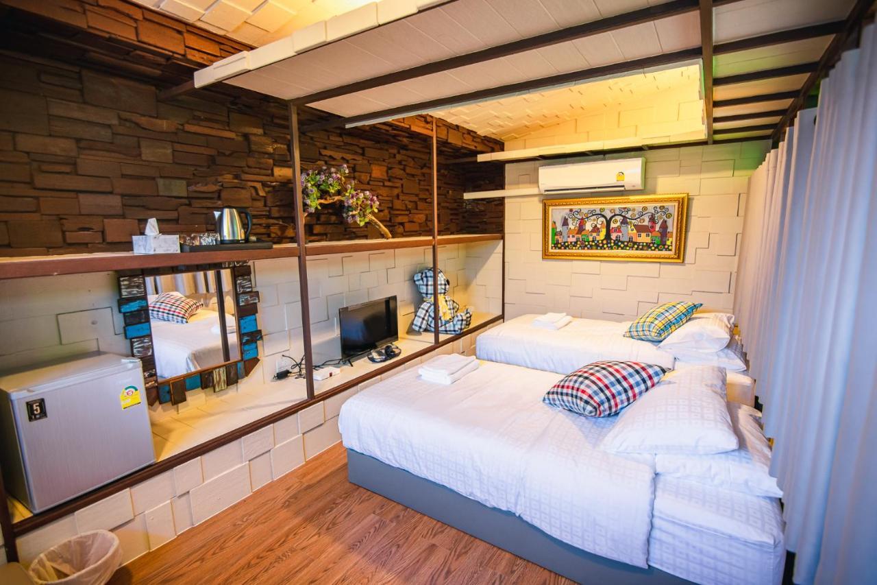 Suankaew​ Art​ Hostel​ Chonburi Bagian luar foto