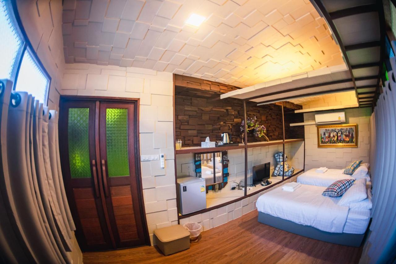 Suankaew​ Art​ Hostel​ Chonburi Bagian luar foto