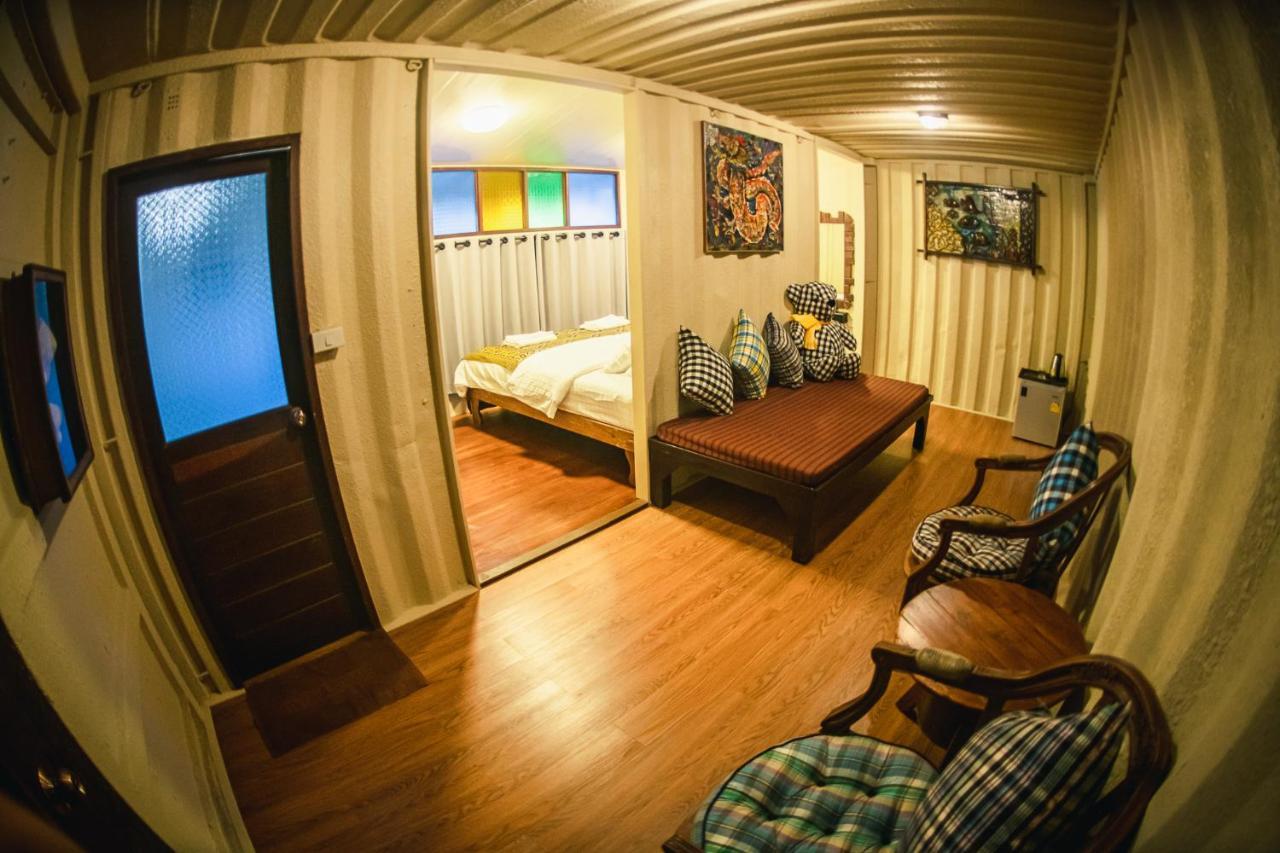 Suankaew​ Art​ Hostel​ Chonburi Bagian luar foto