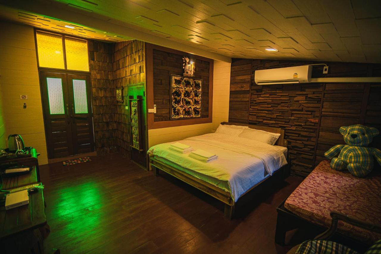 Suankaew​ Art​ Hostel​ Chonburi Bagian luar foto